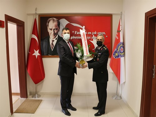 Türk Polis Teşkilatının 176'ıncı kuruluş yıl dönümü ve Polis Haftası münasebetiyle Bayburt İl J. K. ve personeli İl Emniyet Müdürlüğünü ziyaret etti.